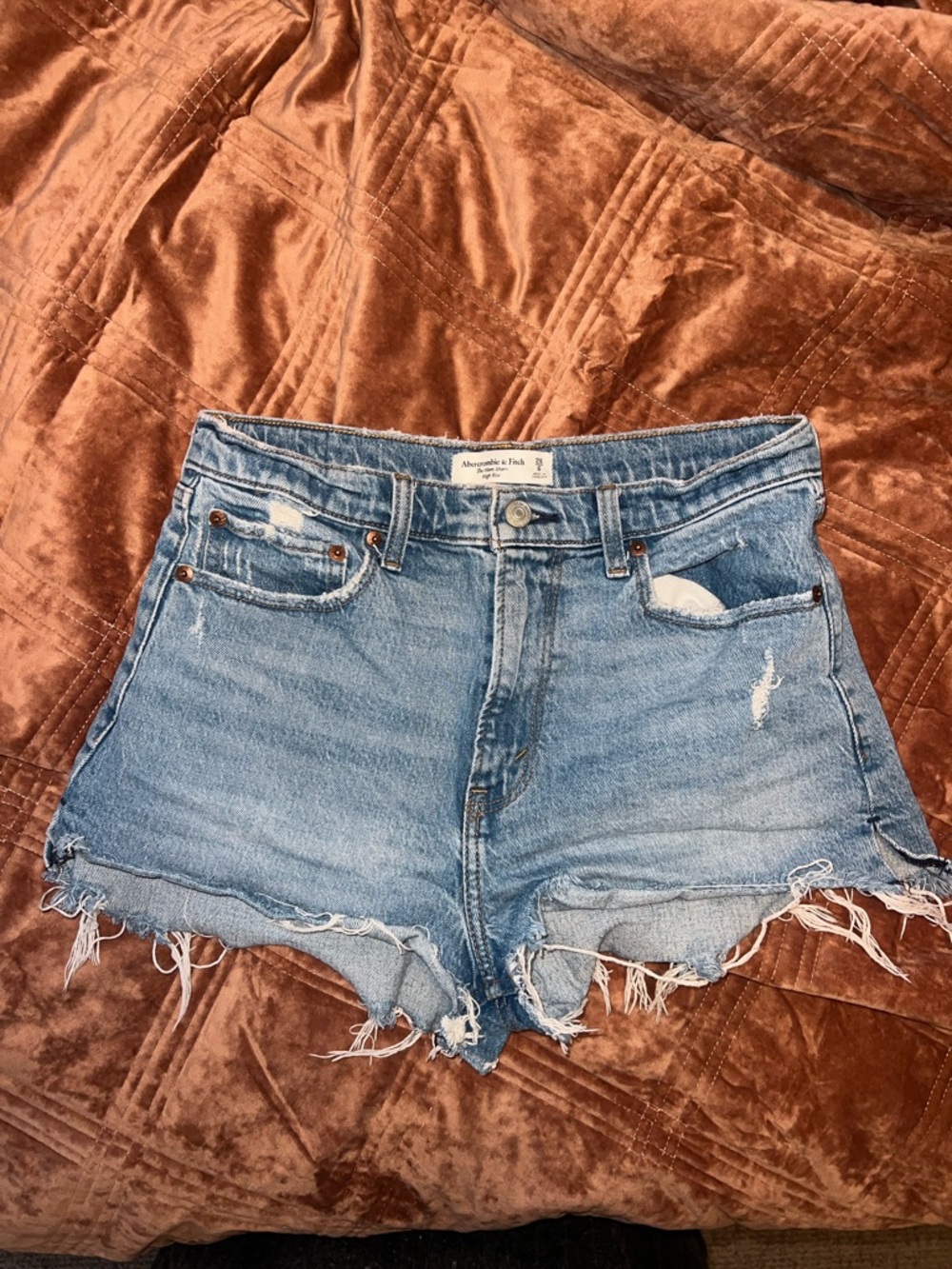 Abercrombie the mom short high rise denim